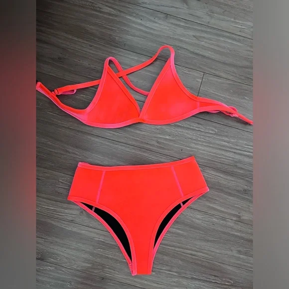 Bikini Hoaka Swimwear